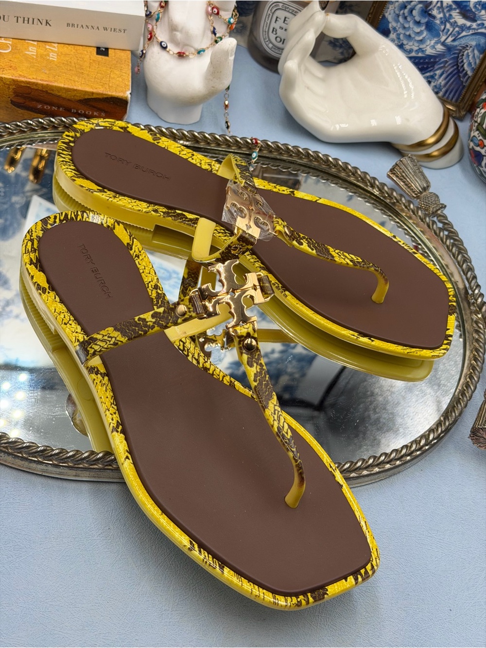 🆕 TORY BURCH 🧿 NWOB Roxanne Rubber Sandals, Brown & Yellow Lizard - Sz 7 - Picture 7 of 10